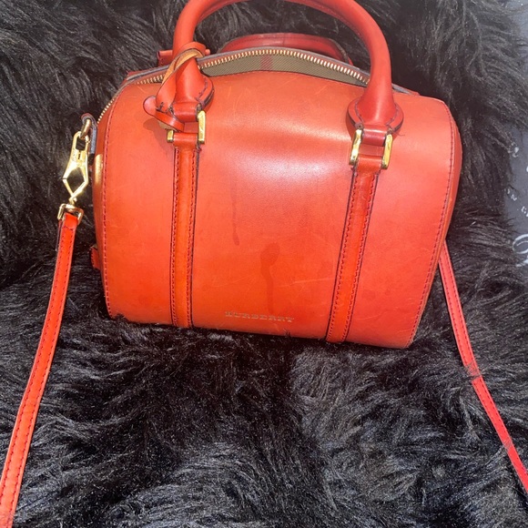 Red small leather Boston Burberry Bag - Picture 1 of 14